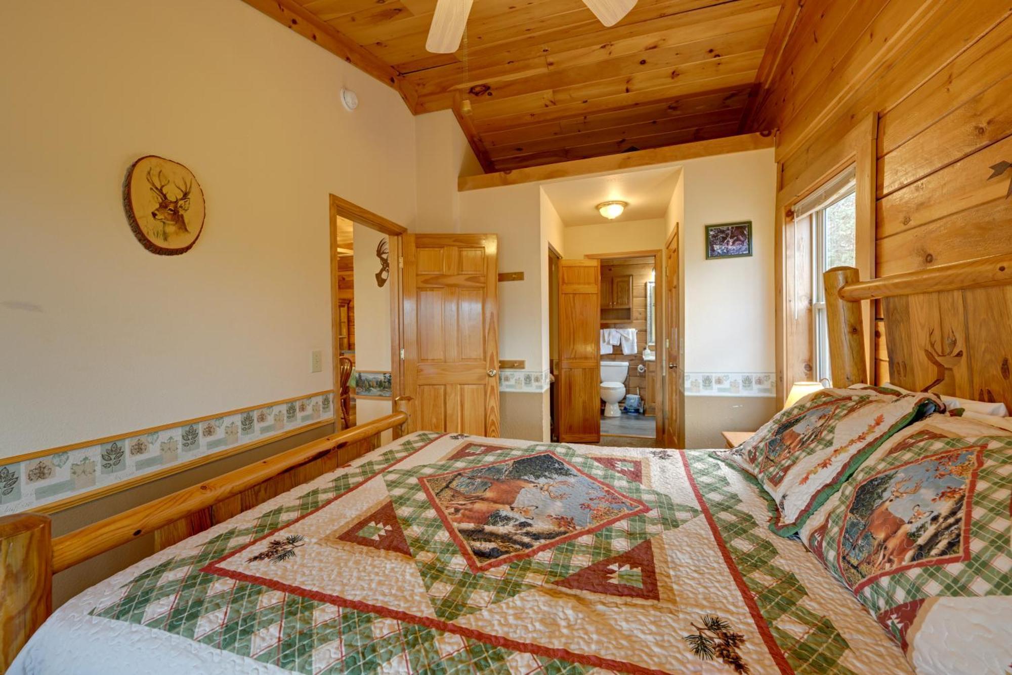 Cozy Deer Glen Cabin With Private Hot Tub And Porch! 布赖森城 外观 照片
