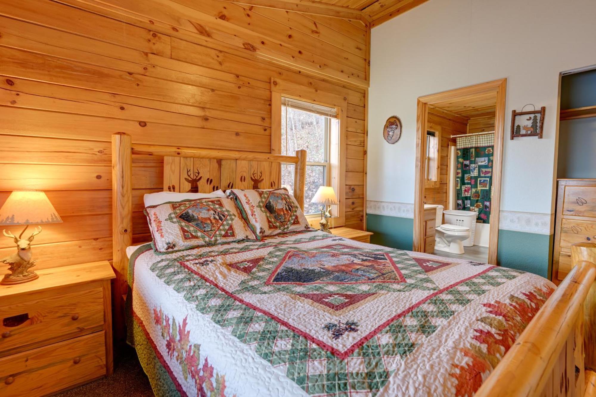 Cozy Deer Glen Cabin With Private Hot Tub And Porch! 布赖森城 外观 照片