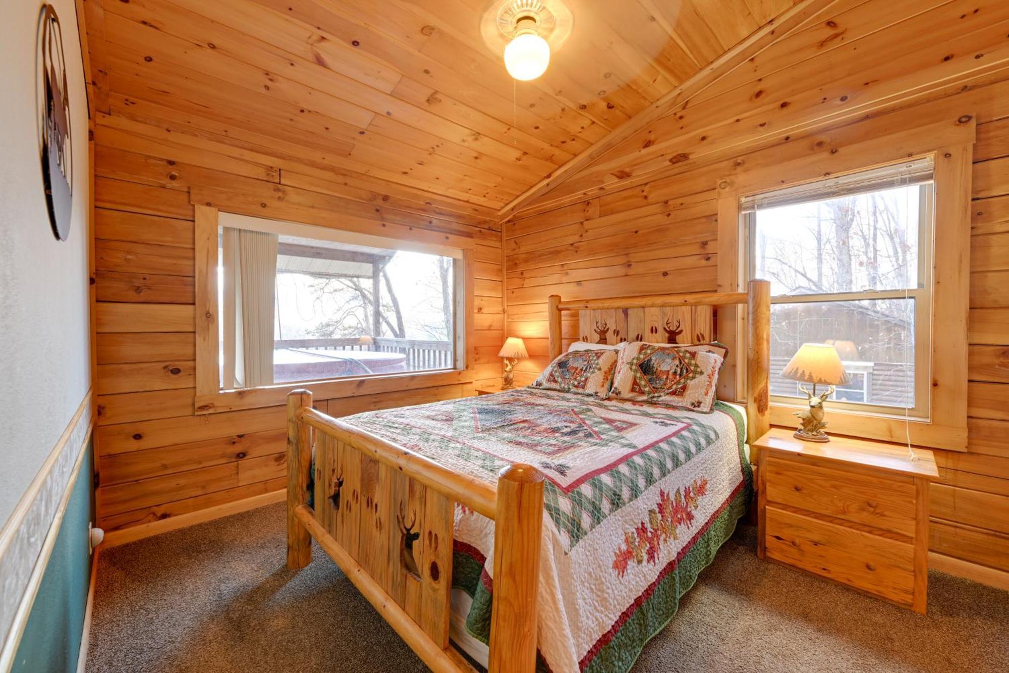 Cozy Deer Glen Cabin With Private Hot Tub And Porch! 布赖森城 外观 照片