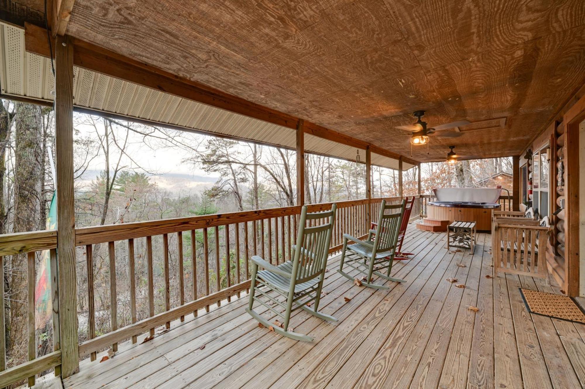 Cozy Deer Glen Cabin With Private Hot Tub And Porch! 布赖森城 外观 照片
